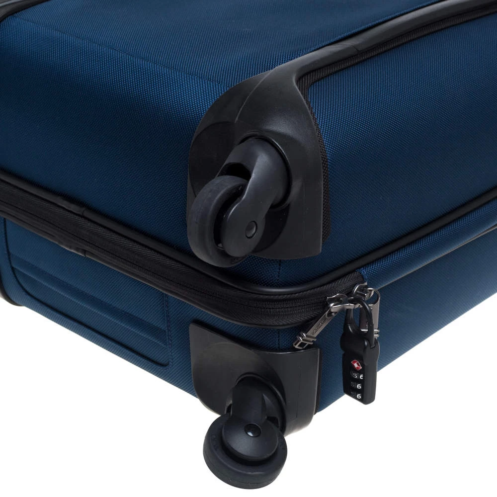 TUMI Blue/Black Nylon Gen 4.2 Lightweight International Carryon Luggage For Men - Image 18