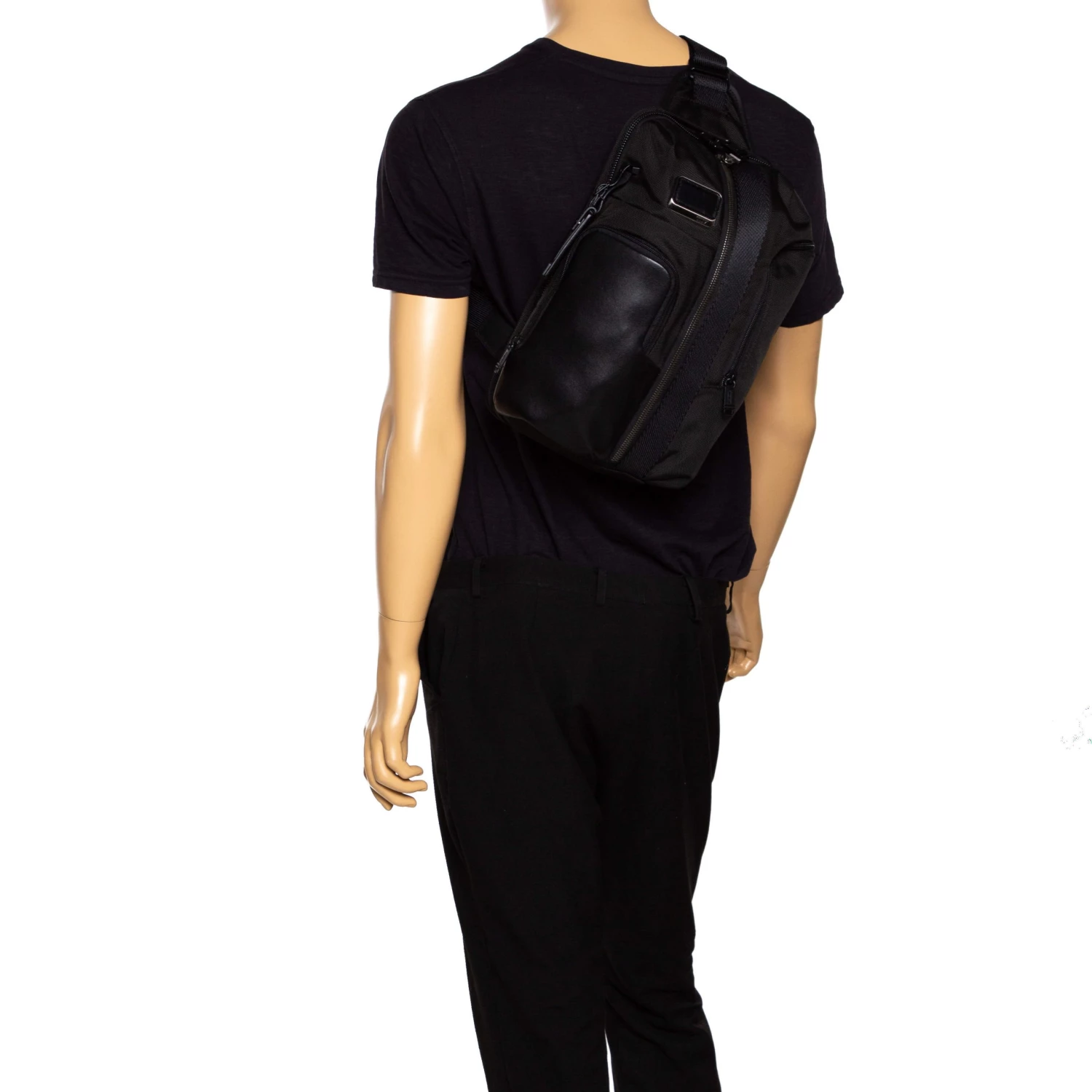 TUMI Black Nylon And Leather Alpha Bravo Saratoga Sling Bag For Men - Image 2