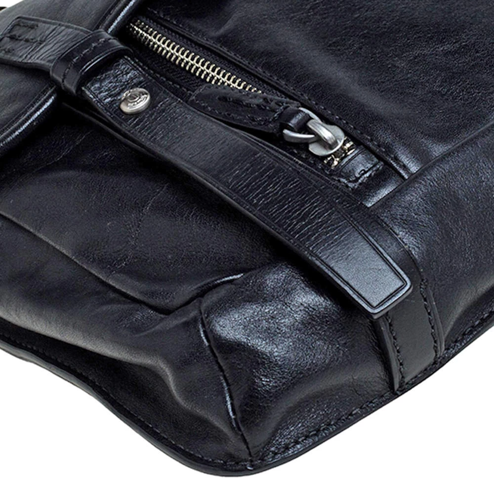 TUMI Black Leather Front Pocket Flap Messenger Bag For Men - Image 12