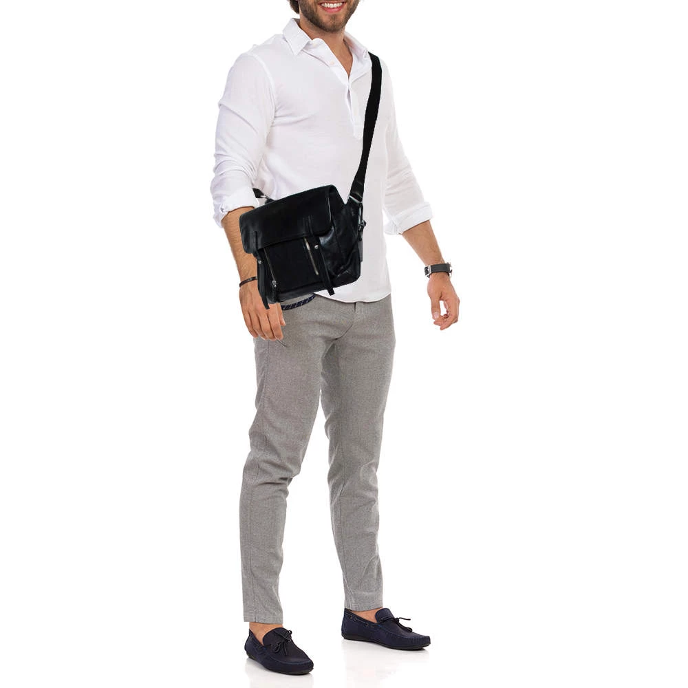 TUMI Black Leather Front Pocket Flap Messenger Bag For Men - Image 2