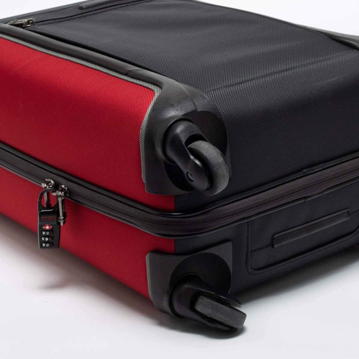 TUMI Grey/Red Nylon Small Gen 4.2 Lightweight Carryon Luggage For Men - Image 17